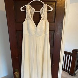 Ivory Mori Lee button back lace wedding dress GUC